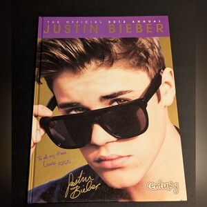Justin Bieber The Official 2013 Annual HB Book Music Entertainment